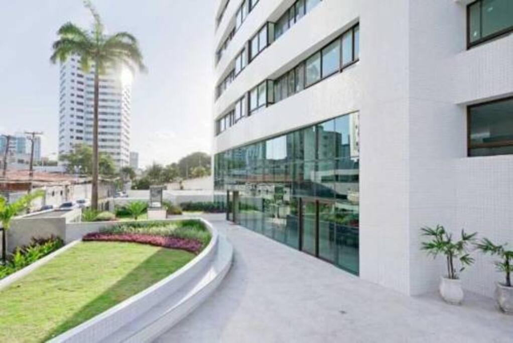 Agradavel De Dois Quartos, Perto Do Aeroporto E De Boa Viagem. Apartment *